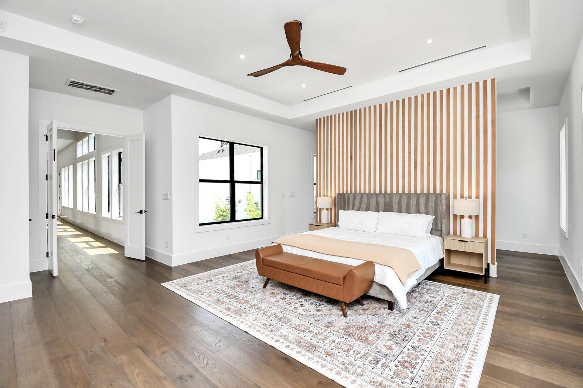 Main suite bedroom