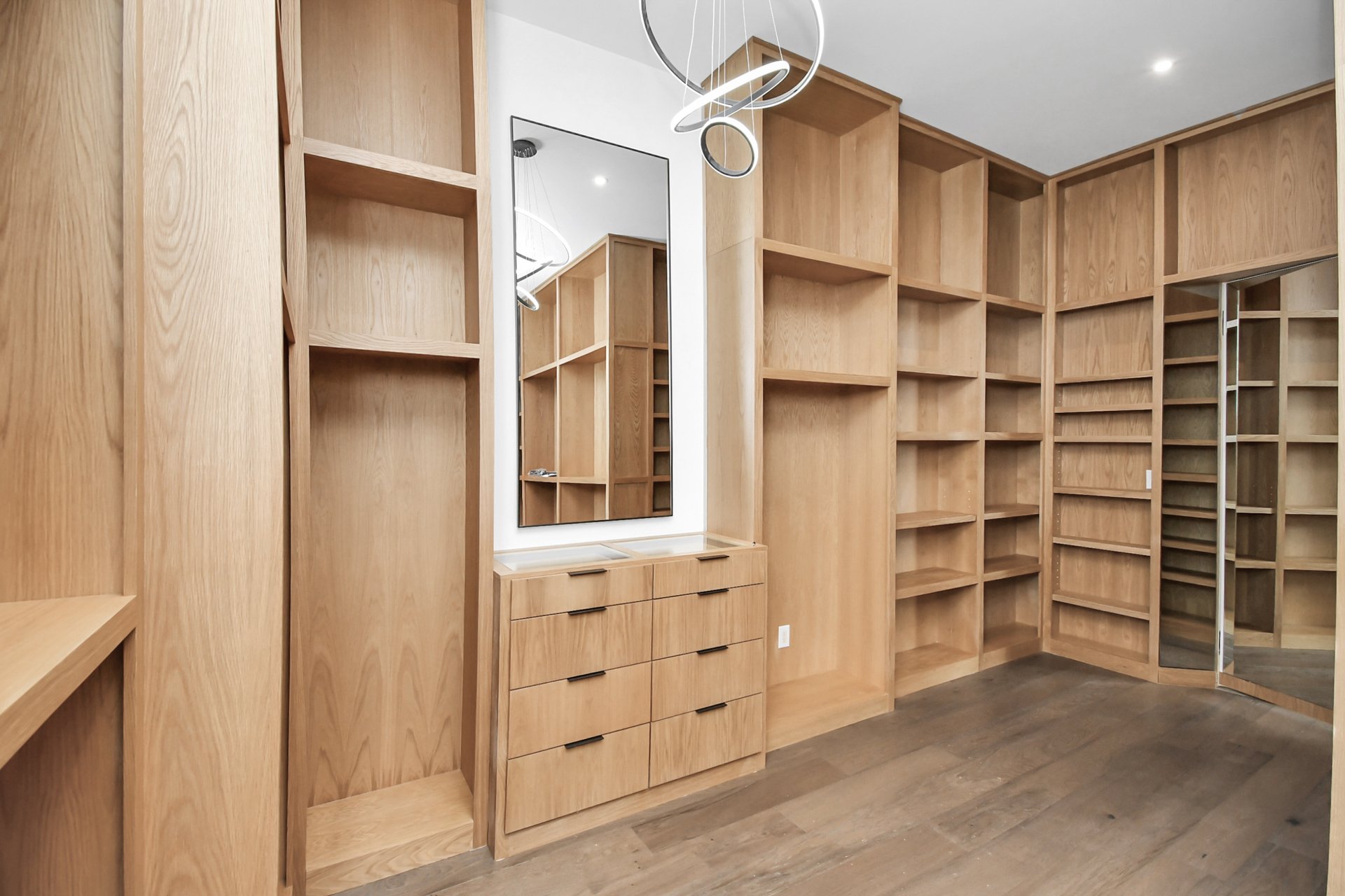 Dressing suite for wardrobe and bridal preparation